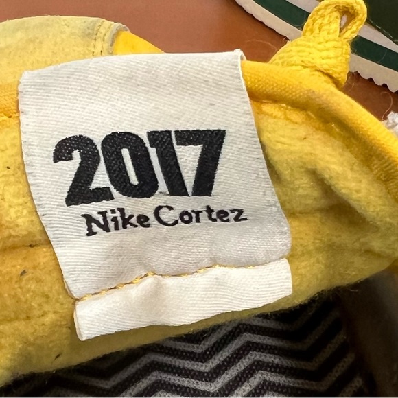 Nike Classic Cortez Nylon Oregon Shoe Ochre and Gorge Green Men's Shoe Size 8.5 - Picture 8 of 10